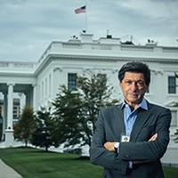 Jon Sopel in front of the White House